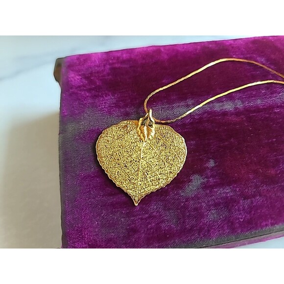 Gold Tone Metal Leaf Shaped Pendant Necklace - Picture 5 of 10